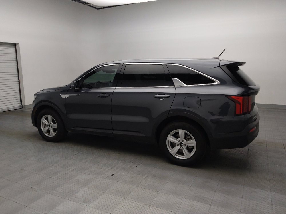 Used 2023 Kia Sorento LX FWD image 3