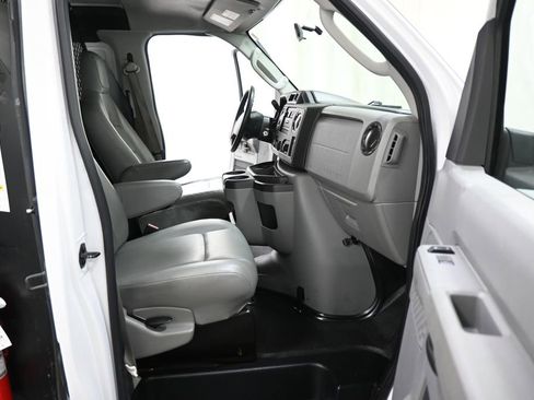 Used 2014 Ford E-150 and Econoline 150 RWD image 7