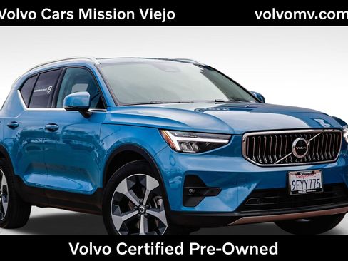 Used 2023 Volvo XC40 B5 Plus w/ Climate Package image 1