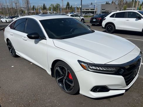 Used 2022 Honda Accord Sport image 3