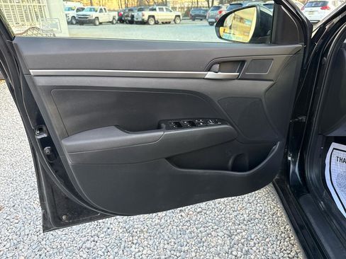 Used 2020 Hyundai Elantra SE w/ Cargo Package (C1) image 14