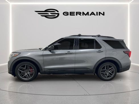 Certified 2025 Ford Explorer ST image 5