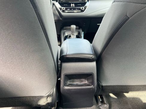 Used 2022 Toyota Corolla LE FWD image 39