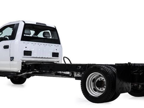 Used 2018 Ford F550 4x4 Regular Cab Super Duty image 4