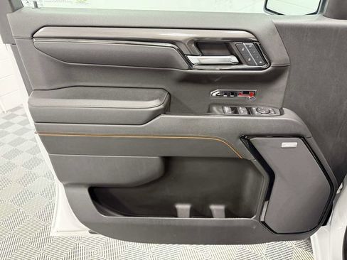 Used 2023 GMC Sierra 1500 AT4 image 11