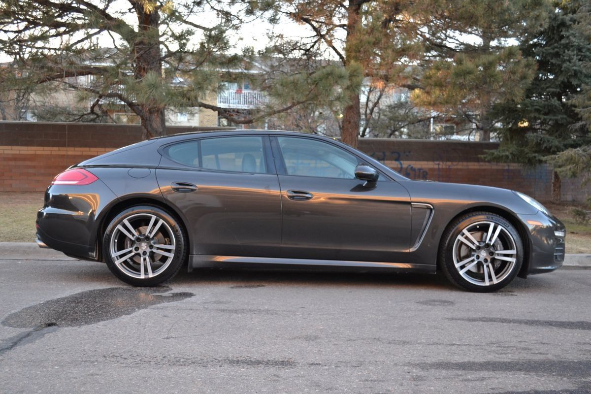 Used 2014 Porsche Panamera 4 w/ Premium Package AWD/4WD image 14