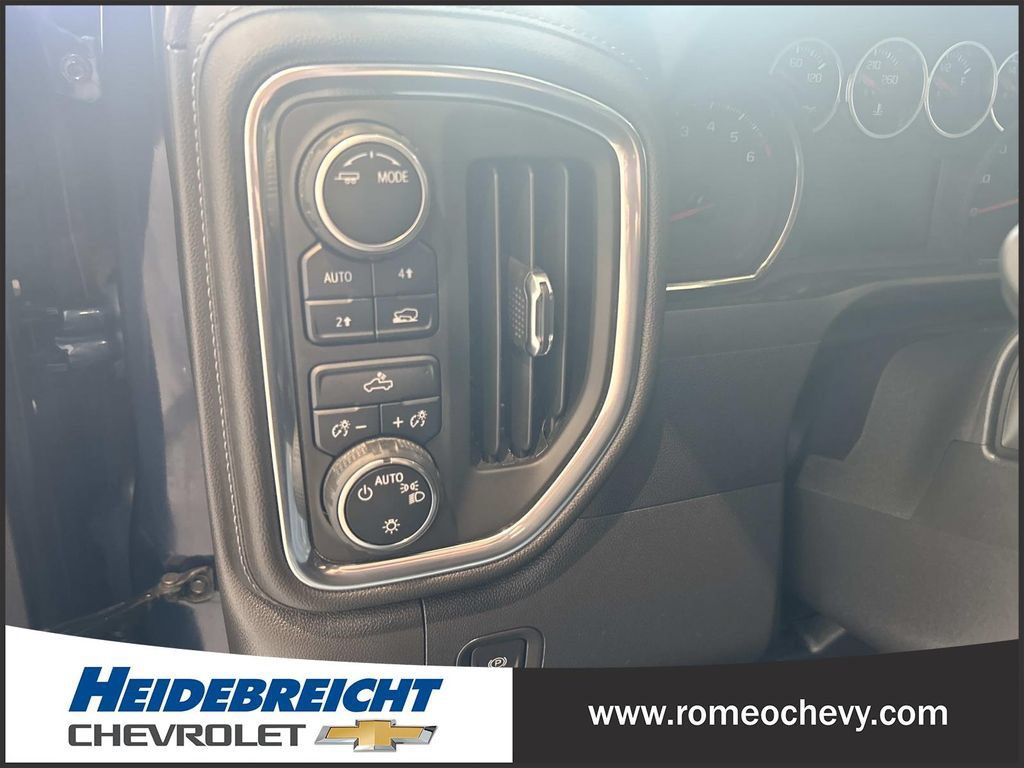 Certified 2022 Chevrolet Silverado 1500 LT w/ Convenience Package II AWD/4WD image 31