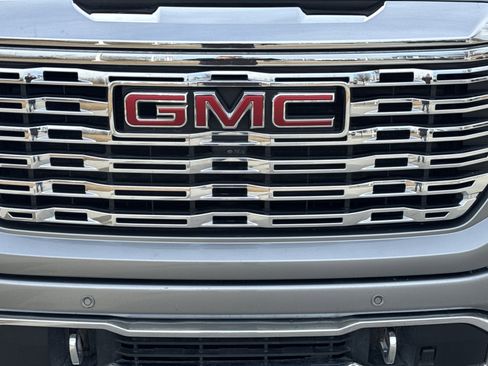 Used 2023 GMC Sierra 1500 Denali w/ Technology Package image 9