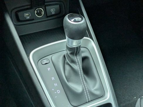 New 2026 Hyundai Venue SE FWD image 16