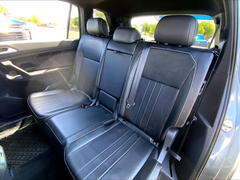 Used 2024 Volkswagen Tiguan SE R-Line FWD image 21