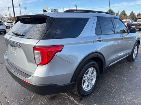 Used 2022 Ford Explorer XLT image 7