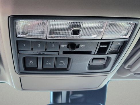 Used 2020 Toyota 4Runner Limited image 18