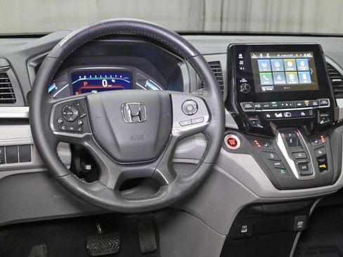 Certified 2024 Honda Odyssey EX-L image 2