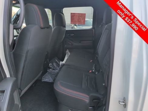 Certified 2025 Nissan Frontier PRO-4X image 12