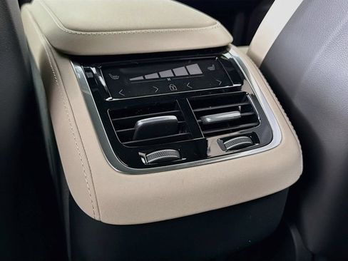 New 2026 Volvo XC90 B6 Plus w/ Protection Package Premier AWD/4WD image 27