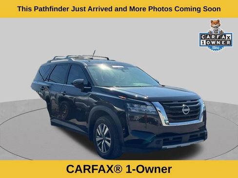 Used 2024 Nissan Pathfinder SL FWD image 2