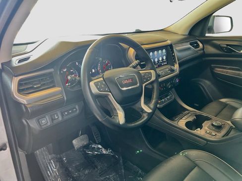 Used 2023 GMC Acadia Denali w/ Denali Ultimate Package FWD image 9
