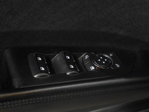 Used 2020 Lincoln Nautilus Premier AWD/4WD image 23