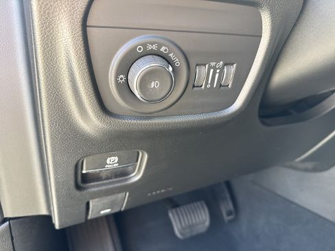 Used 2026 Jeep Grand Cherokee Limited AWD/4WD image 29