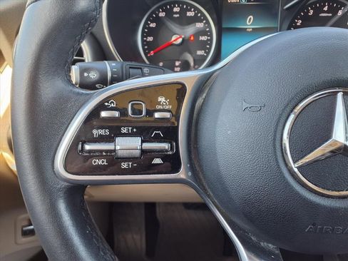 Used 2021 Mercedes-Benz GLC 300 image 23