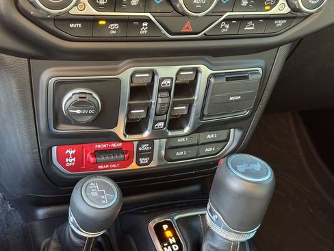 Used 2023 Jeep Wrangler Unlimited Rubicon 392 AWD/4WD image 32