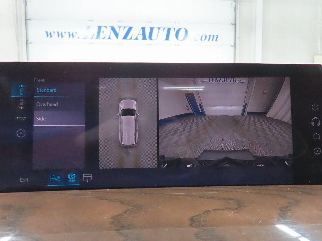 Used 2026 Cadillac Escalade Platinum Sport w/ LPO, Floor Liner Package AWD/4WD image 12