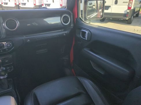 Used 2022 Jeep Wrangler Unlimited Rubicon w/ Xtreme Recon 35" Tire Package image 16