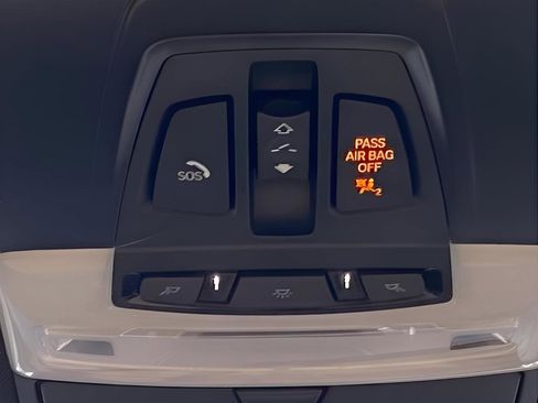 Used 2017 BMW X5 xDrive40e image 17