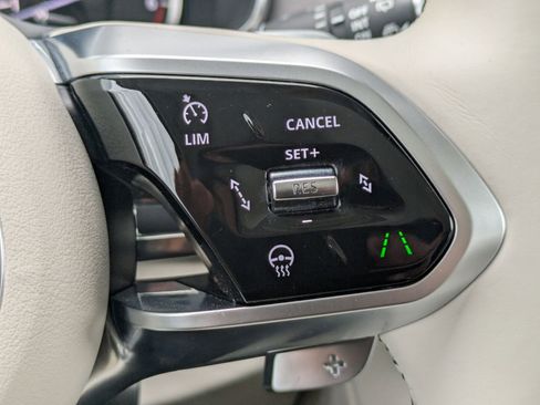 Used 2023 Jaguar F-PACE S image 17