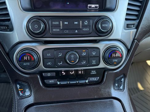 Used 2019 Chevrolet Suburban Premier image 36