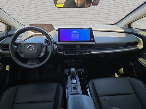 Used 2024 Toyota Prius XLE FWD image 10