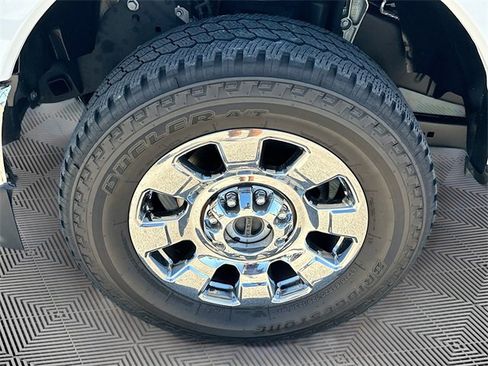 Used 2025 Ford F250 Lariat w/ Lariat Ultimate Package image 32