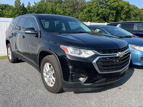 Used 2021 Chevrolet Traverse LS FWD image 7
