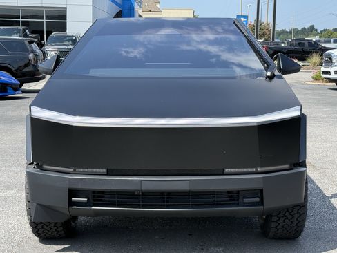 Used 2024 Tesla Cybertruck AWD Crew Cab image 3