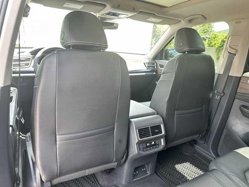 Used 2024 Volkswagen Atlas SEL AWD/4WD image 16