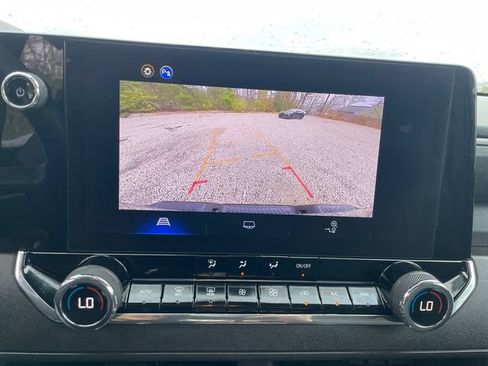 Used 2025 Chevrolet Colorado Trail Boss AWD/4WD image 30