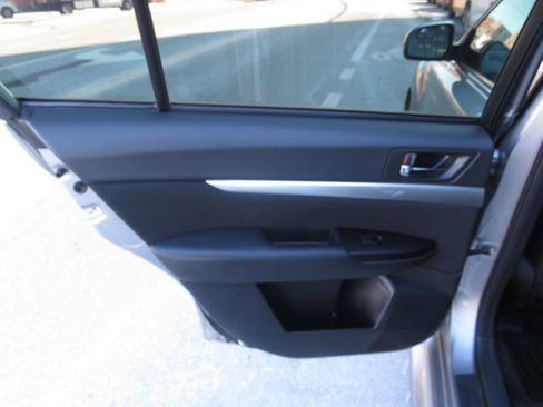 Used 2011 Subaru Legacy 2.5i Premium image 26