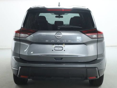 Certified 2025 Nissan Rogue SV FWD image 40