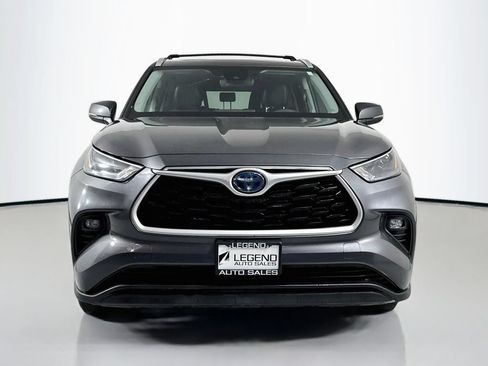 Used 2023 Toyota Highlander XLE AWD/4WD image 2