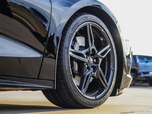 Used 2023 Chevrolet Corvette Stingray Coupe w/ Z51 Performance Package image 7