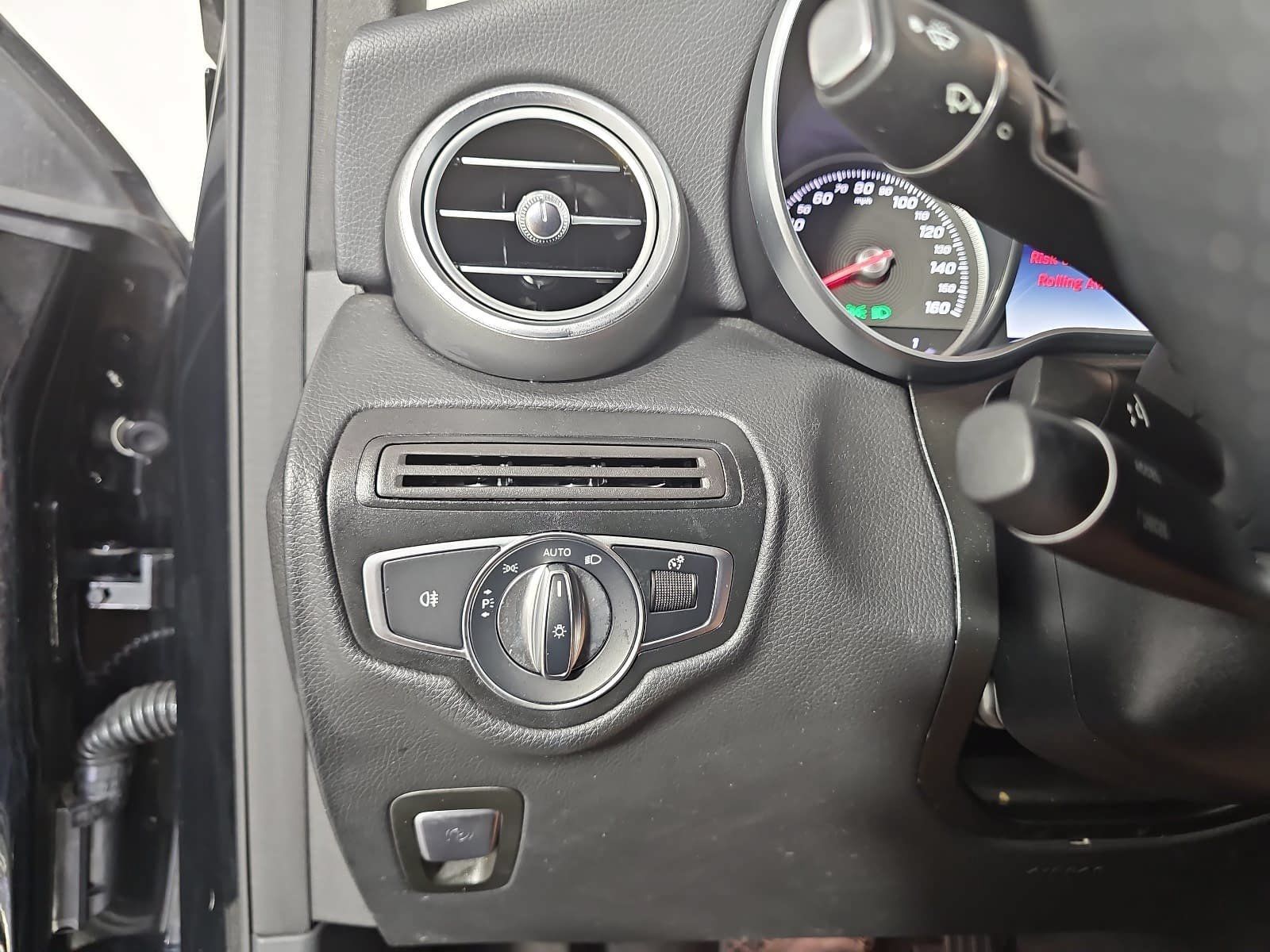 Used 2017 Mercedes-Benz GLC 300 4MATIC image 25