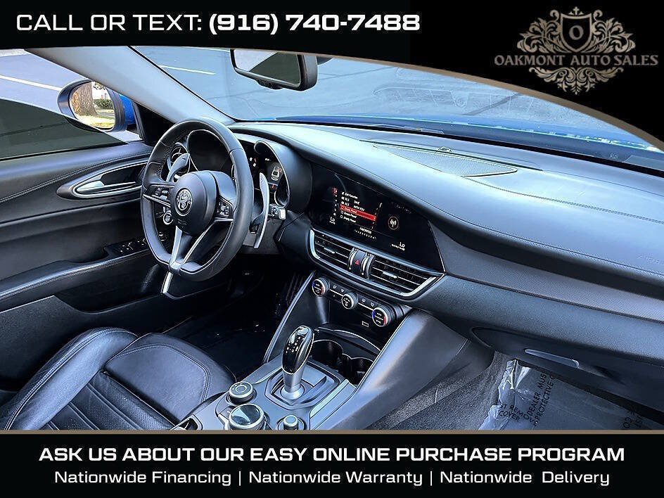 Used 2017 Alfa Romeo Giulia Ti w/ TI 19" Sport Package RWD image 14