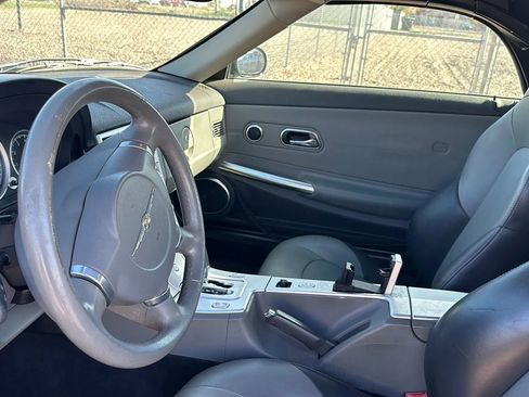 Used 2005 Chrysler Crossfire Limited image 37