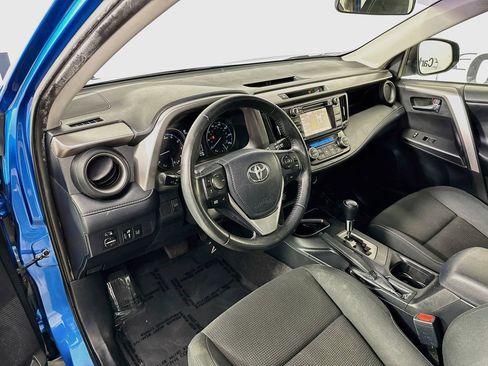Used 2018 Toyota RAV4 XLE FWD image 10