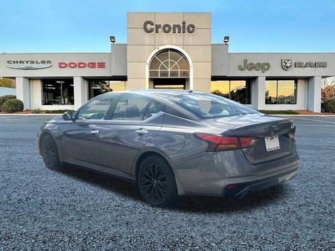 Used 2025 Nissan Altima 2.5 SV w/ SV Special Edition Package FWD image 5