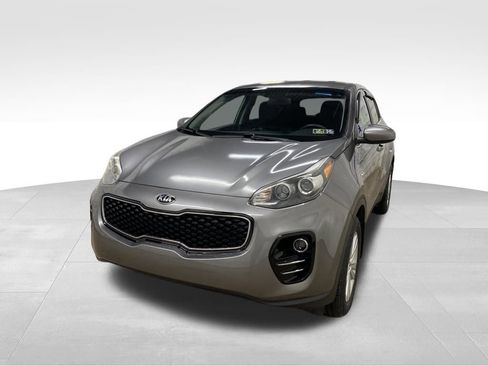 Used 2018 Kia Sportage LX image 2