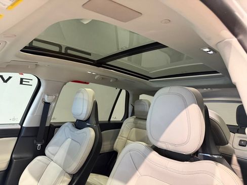 Used 2025 Lincoln Aviator Reserve w/ Equipment Group 201A AWD/4WD image 31
