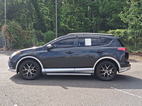 Used 2016 Toyota RAV4 SE w/ Cargo Management Package AWD/4WD image 4