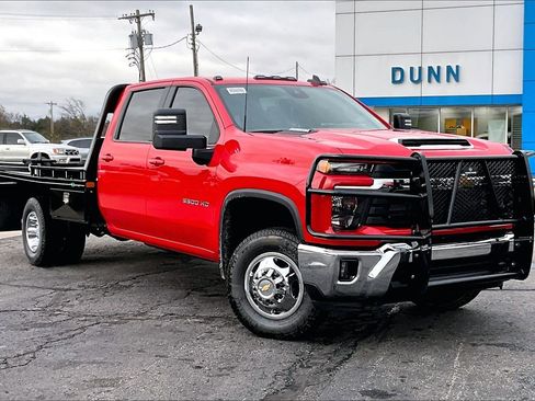 New 2026 Chevrolet Silverado 3500 LT image 2