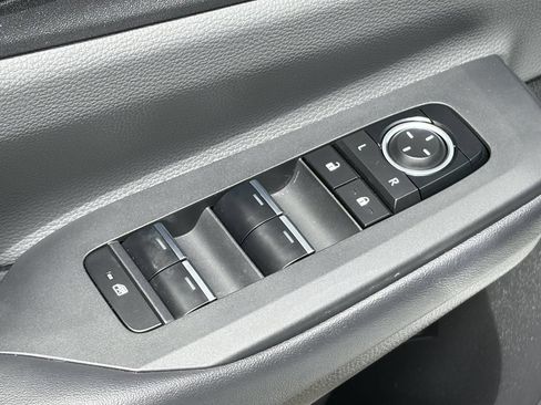 Certified 2026 Toyota Prius XLE FWD image 24